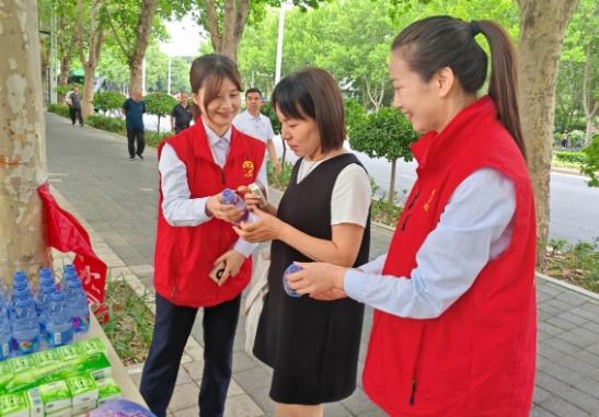 热烈祝贺山东虹丰塑业有限公司第九届经销商洽谈会胜利召开